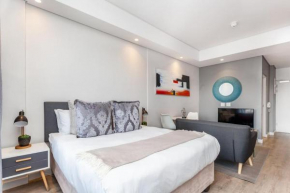 Luxury Studio apartment situated off Bree Street